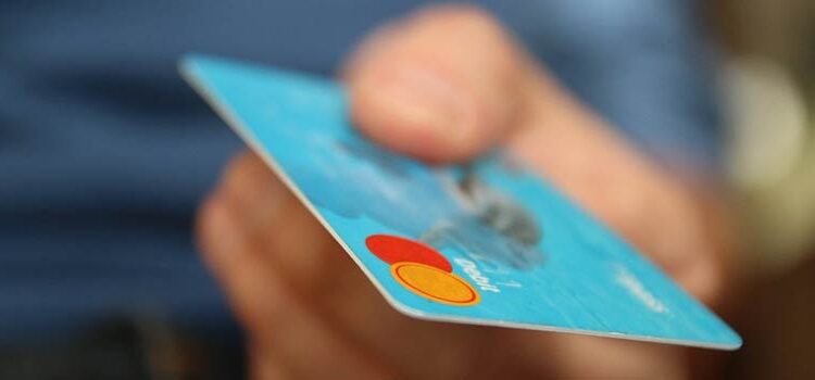  Το ψηφιακό χρήμα κυριαρχεί: 9/10 ανέπαφες συναλλαγές, 1/4 μέσω κινητού